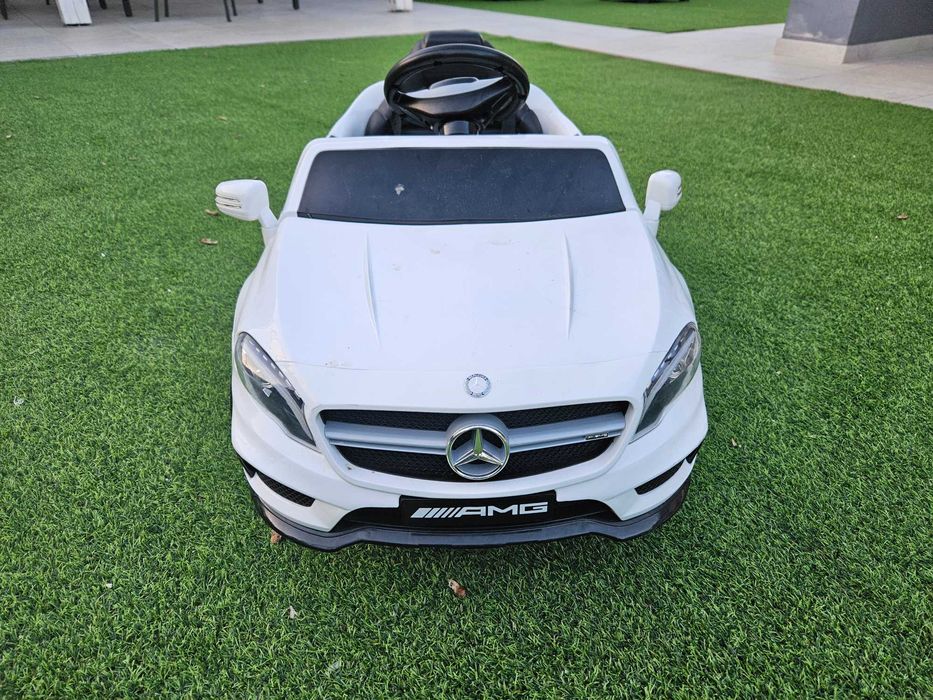 Carro Elétrico Infantil Mercedes-Benz GLA 45 AMG + Comando Parental 2.4G