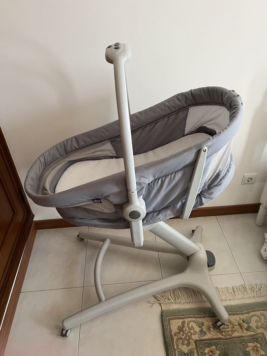 Baby Hug + 2 colchoes + 3 lencois