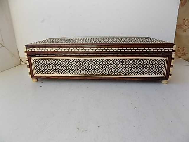 Шкатулка инкрустированная натуральным перламутром 20,5х11,7х6 см