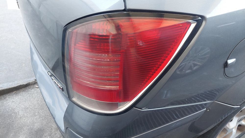 Farolim direito OPEL Astra H Caravan (L35)