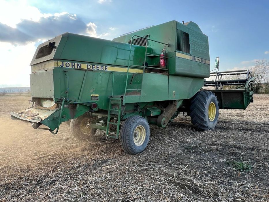 комбайн John Deere 1075