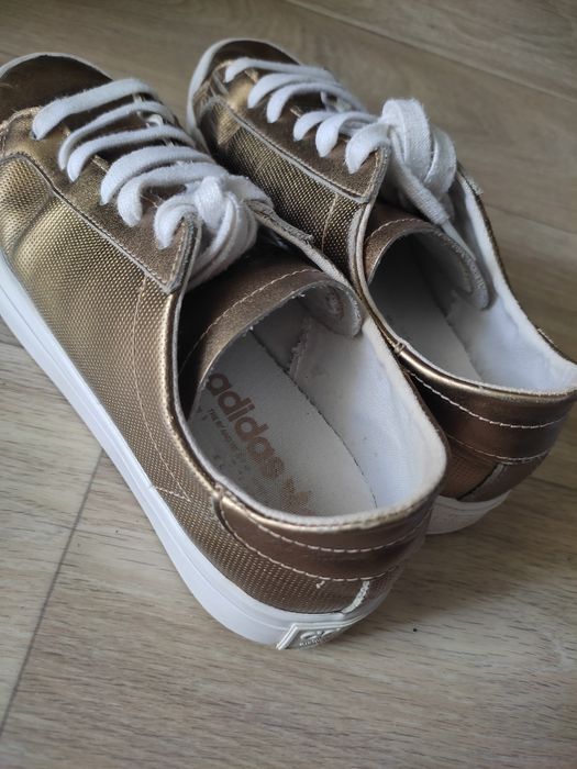 Кросівки жіночі Adidas. 37 р.