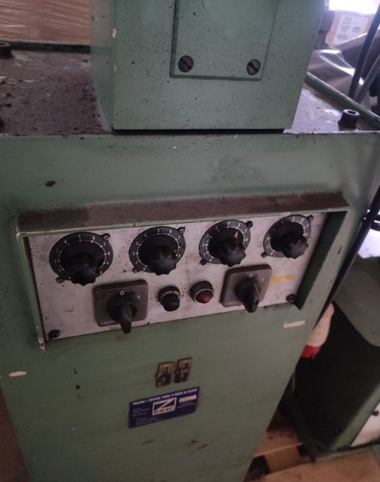Máquina para a indústria do calçado