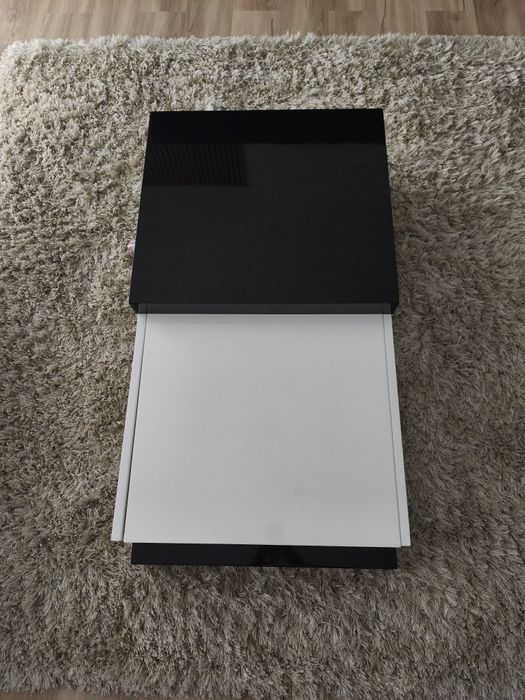 Mesa centro Jom  branco e preto