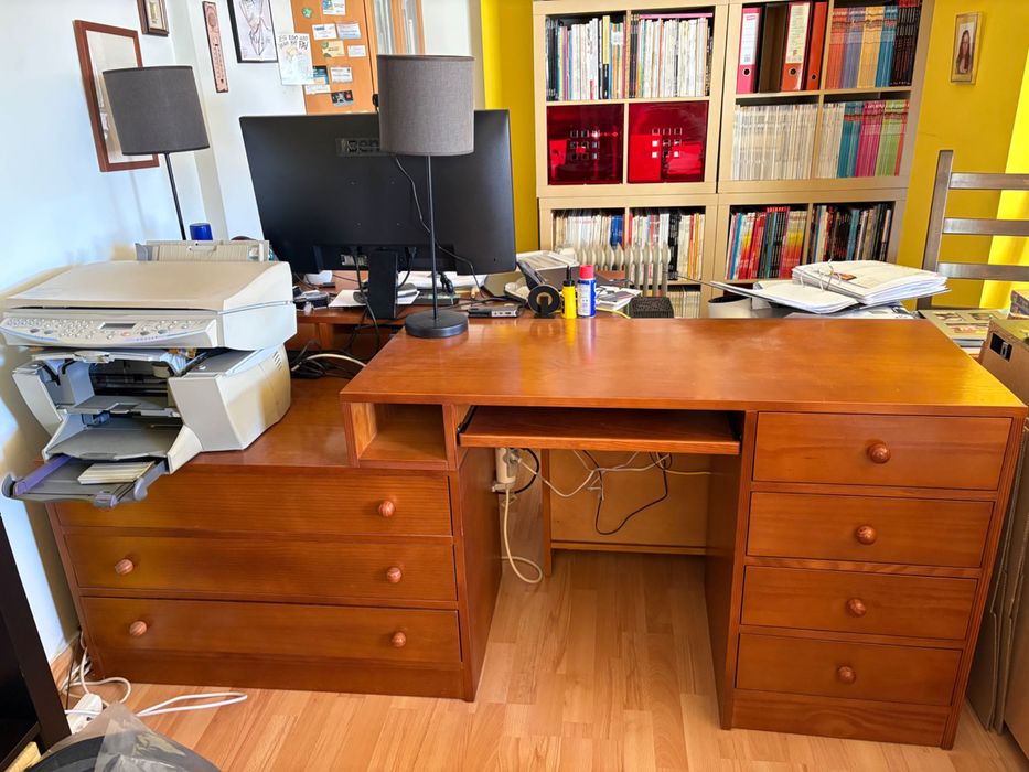 Secretária de cerejeira de madeira maciça