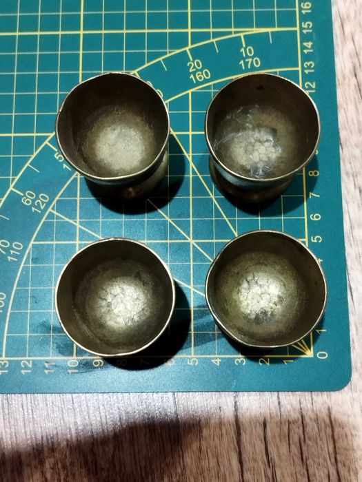 Stary, francuski wieszak na 4 kieliszki na jajka, mosiądz.