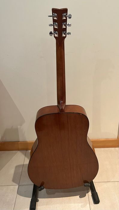 Guitarra yamaha dreadnought