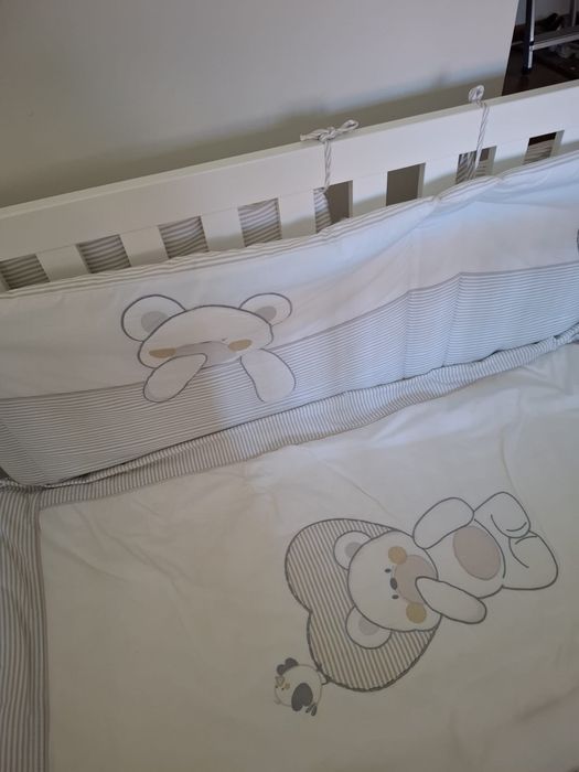 Cama/ Berço El Corte madeira  estilo Ingles branco + colchao anti alergico
