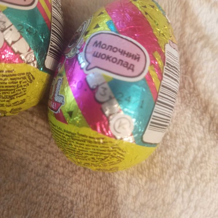 Шоколадні яйця Lol