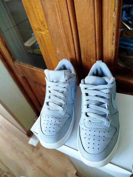 Оригінальні кросівки Nike Court, Найк сірі кеди 37,5р