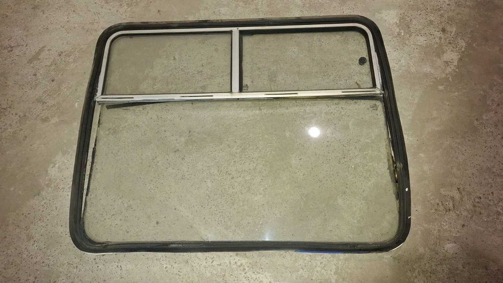 Стекла автобуса ПАЗ 3205 большие можно для теплиц, офисных ограждений