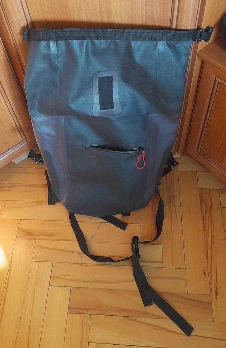 Czarny wodoodporny plecak Tchibo – stan idealny