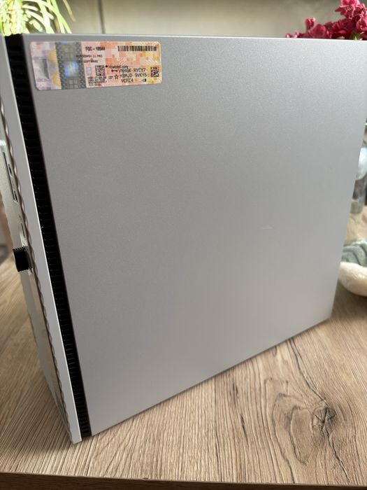 Komputer stacjinarny Lenovo 90VT