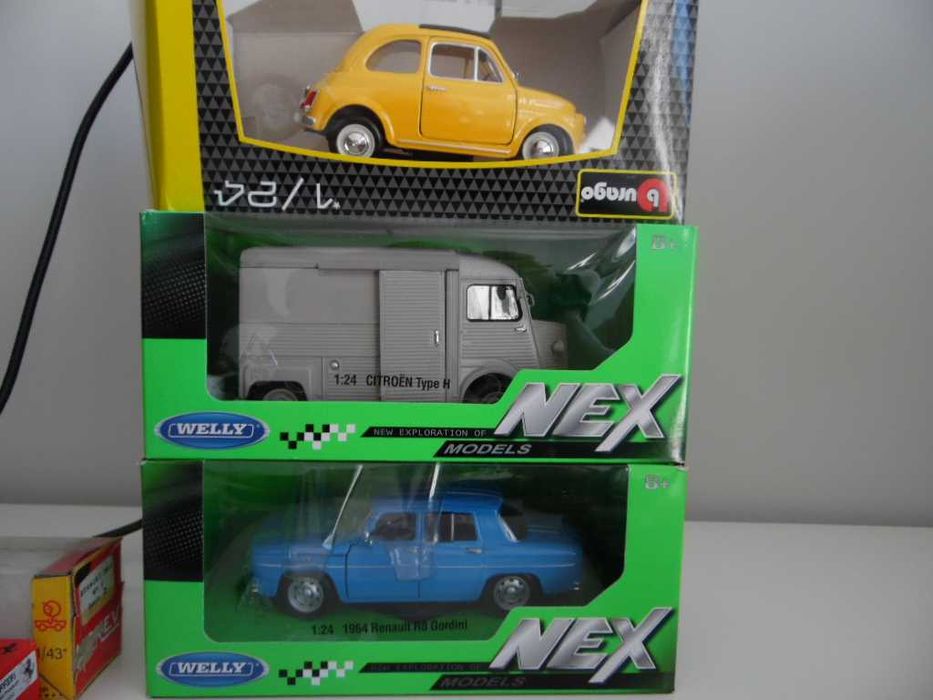 sortido miniaturas de carros a estrear
