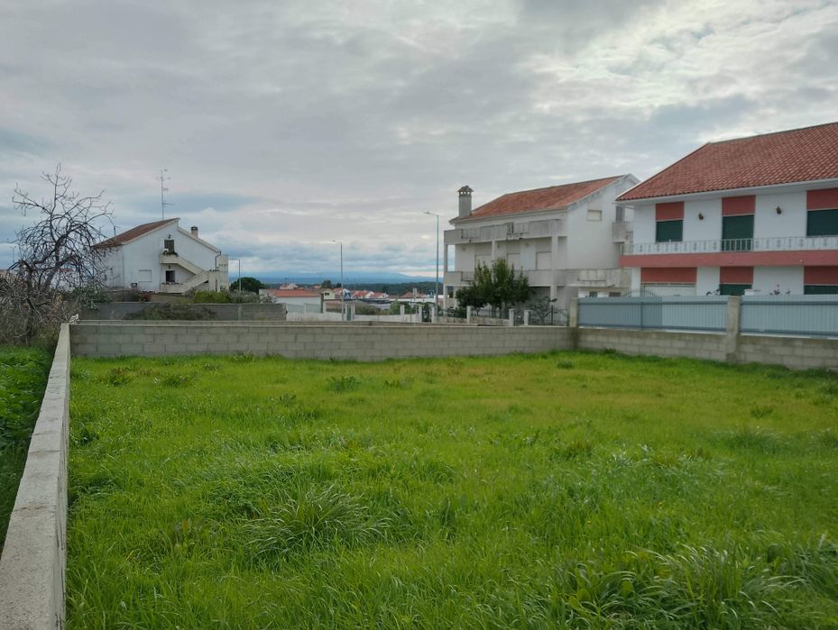Lote urbano. Valongo, Castelo Branco