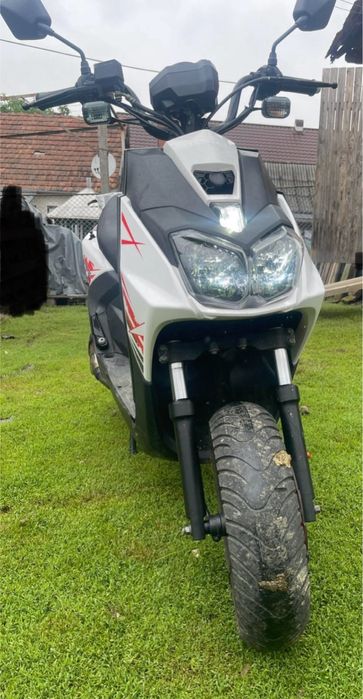 Скутер 150 кубів