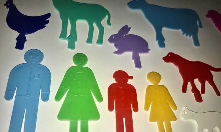 Figurki ludziki i zwierzątka do zabawy dla dziecka