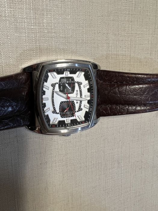 Relogio castanho cronografo