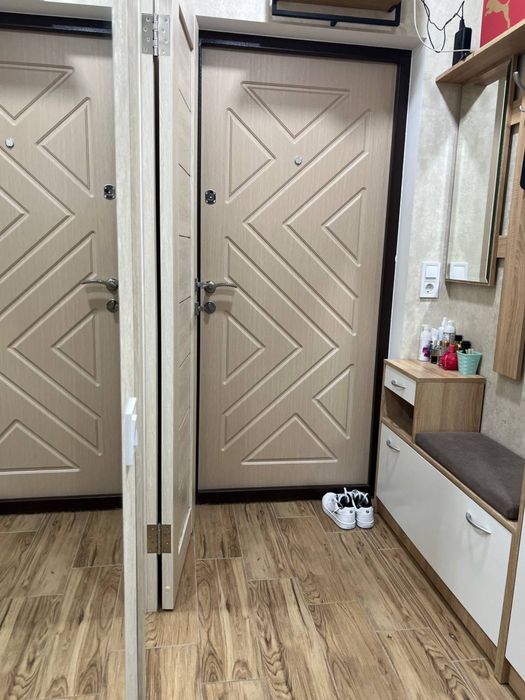 Смарт-квартира з ремонтом та меблями