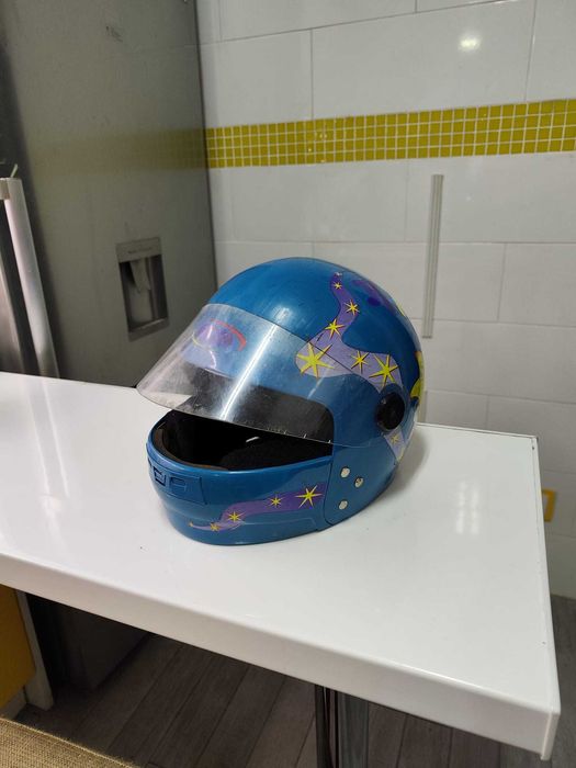 Capacete Criança Só 8euros