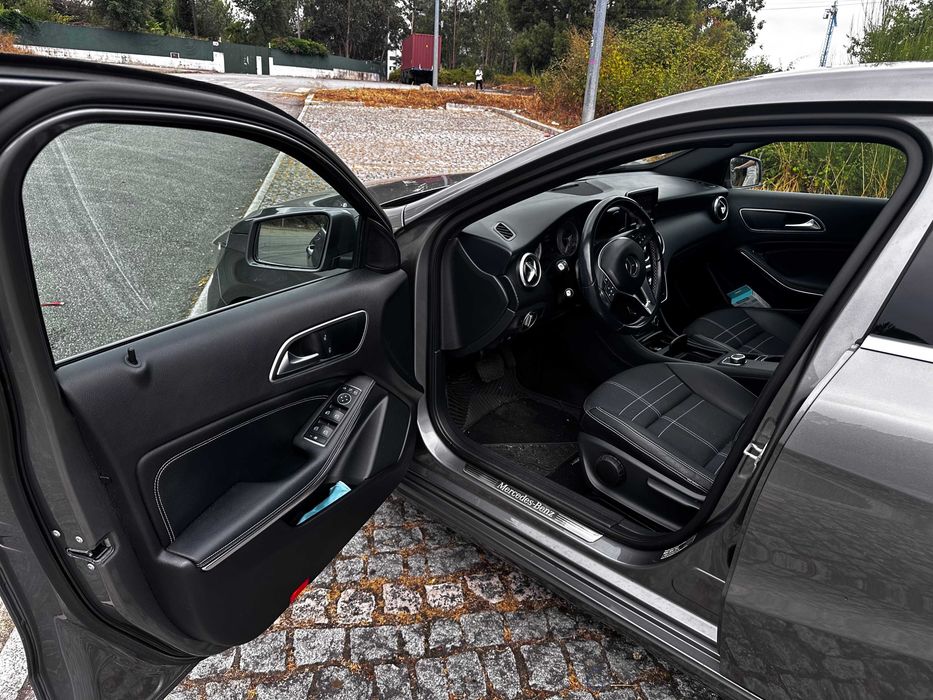 Mercedes-Benz A 200 CDI Urban Auto 7G-DCT | Pack Night | Nacional | 2014
