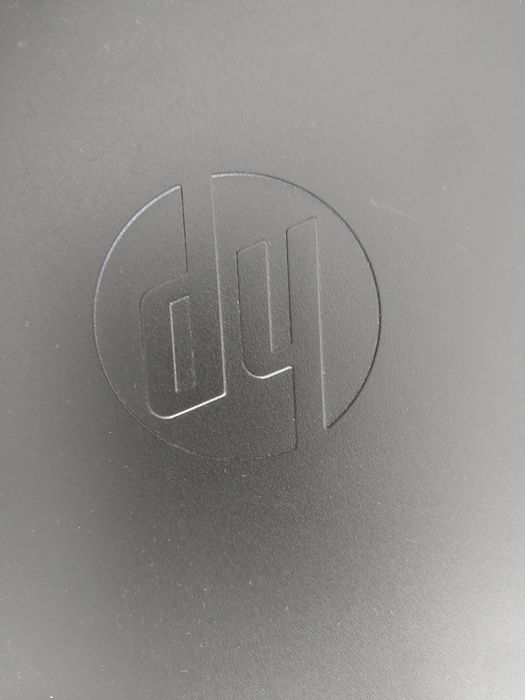Komputer HP  z monitorem.