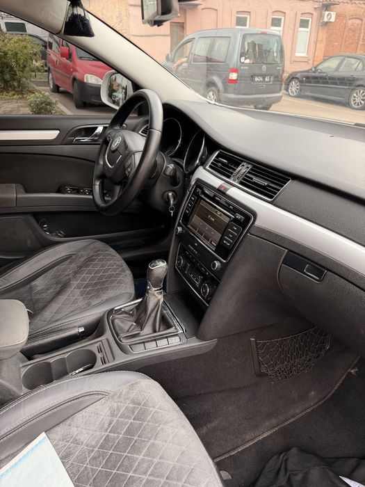 Skoda superb 2013 НЕ ФАРБ. КОМПЛЕКТАЦІЯ
