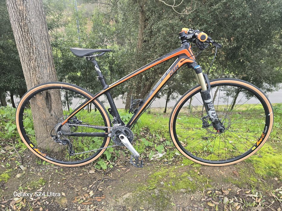 Ktm aera carbono com pneus 29 de estrada
