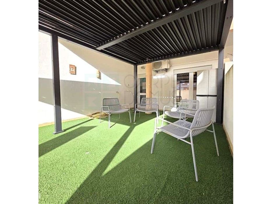 Apartamento T2 com terraço e garagem no centro de Monte Gordo, Alga...