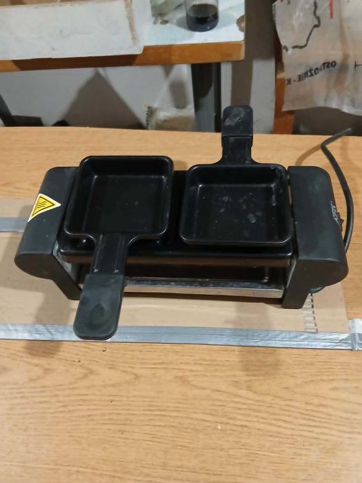 Mini grill z 2 patelniami 220V