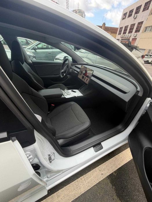 Tesla Model 3 2025 - AUTONOMIA 534KM -  ALUGUER TVDE 400€
