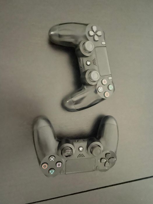 Ps4 slim funcionando perfeitamente + 2 comando + 5 jogos