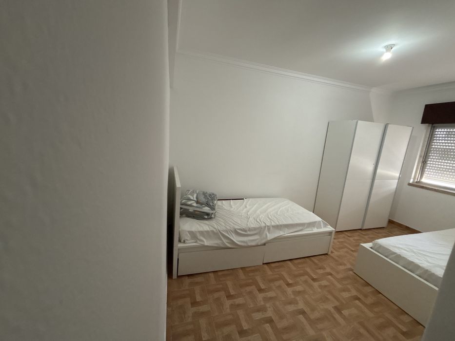 Quarto pra alugar em Miratejo