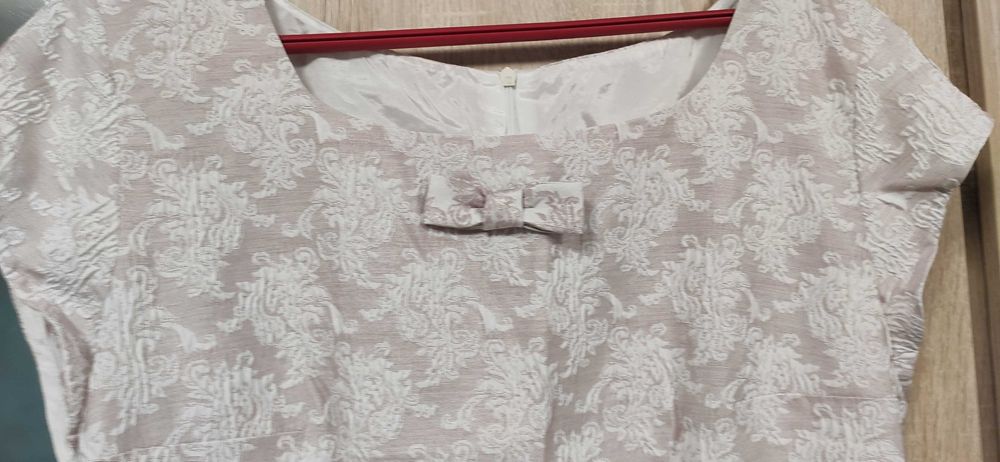 Sukienka koktajlowa blady róż r 42