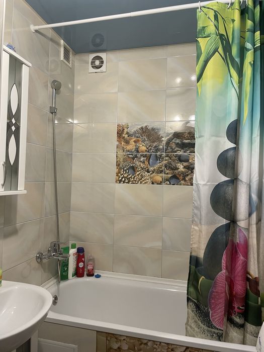 Здам подобово 2к квартиру на Кресі. СВІТЛО НЕ ВИМИКАЮТЬ!