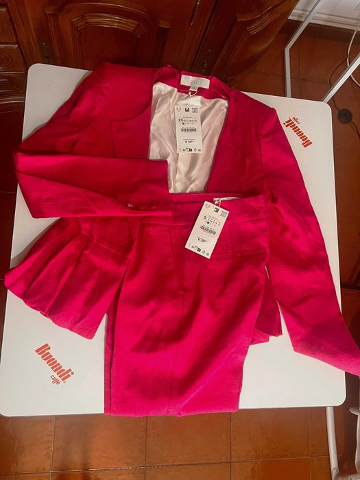 Fato Cor-De-Rosa Zara (Casaco XS e Calças S)