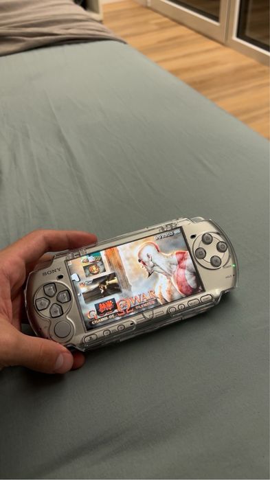 PSP-3000 Mystic Silver (desbloqueada)