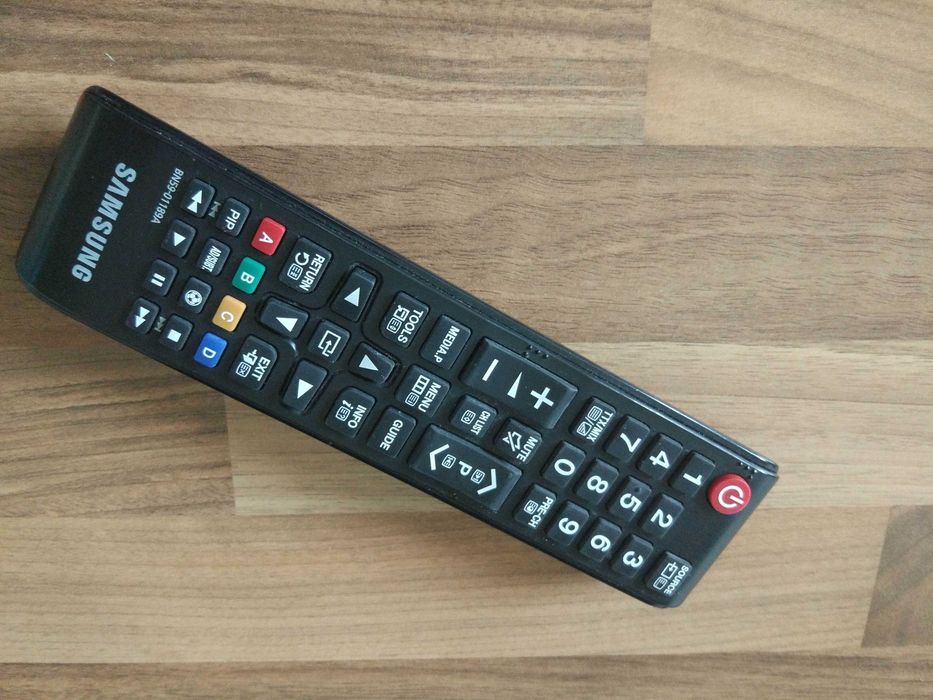 monitor Samsung 24" z tunerem telewizyjnym T24D390EW