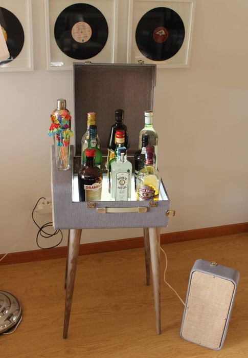 Bar Gira discos antigo