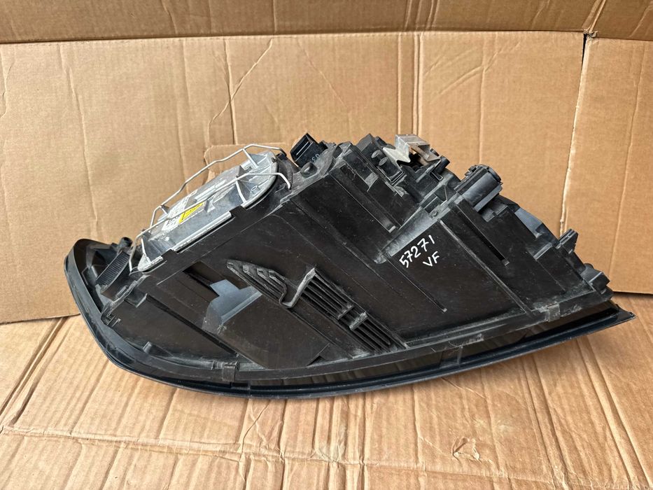 VOLVO V50,S40 Lift Xenon skrętny europa 31265,709