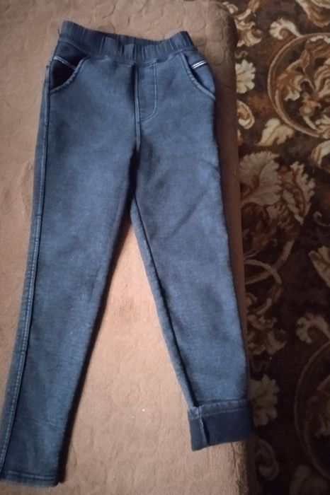Продам джинси на дівчинку в ідеальному стані