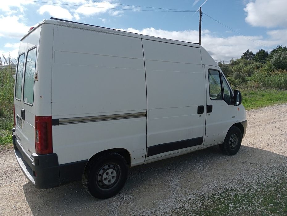 Aluguer carrinha transportes 10€