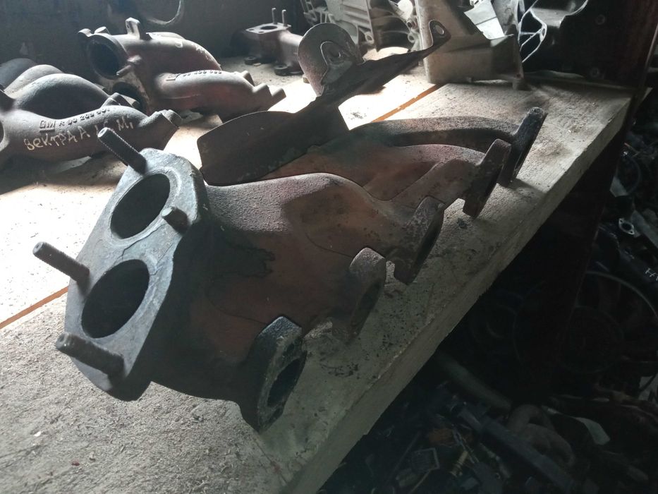 Колектор випускний коллектор випуск Audi 100 C3 82-91  035129591AM