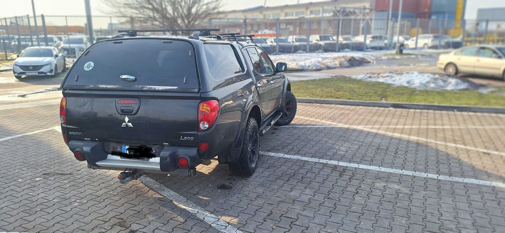 Mitsubishi L200 Pickup z 2011 PILNIE