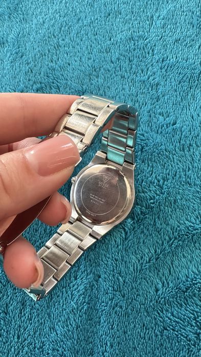 Часы guess.