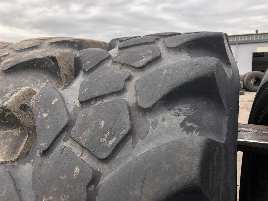 15.5-25 Opony Przemysłowe JCB SITEMASTER 50% Bieżnika 15.5r25