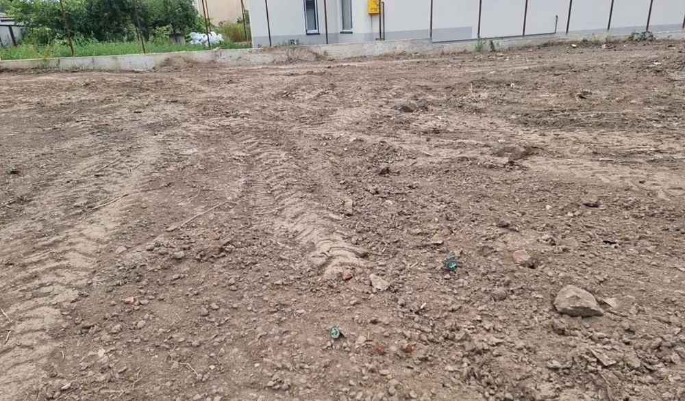 (8) Продам земельну ділянку на Ближньому Старому місті 2875