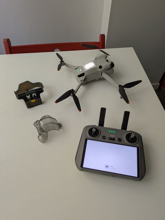 Drone DJI mini 4 Pro - Fly more combo
