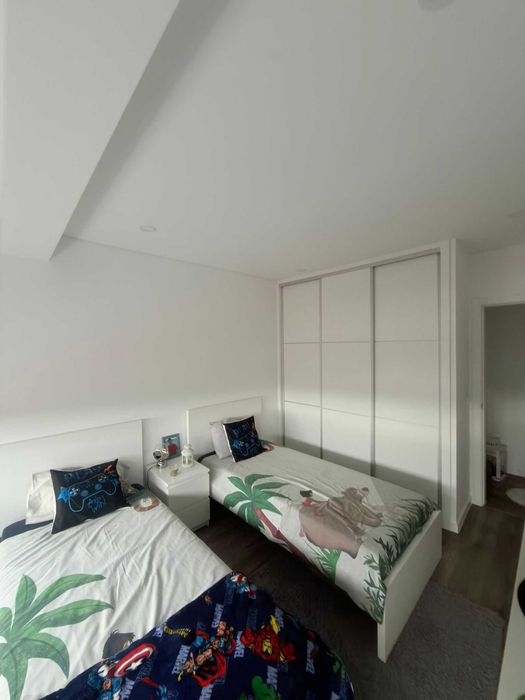 Sofisticação e Conforto em Cada Detalhe, com muita luz aqui tem
