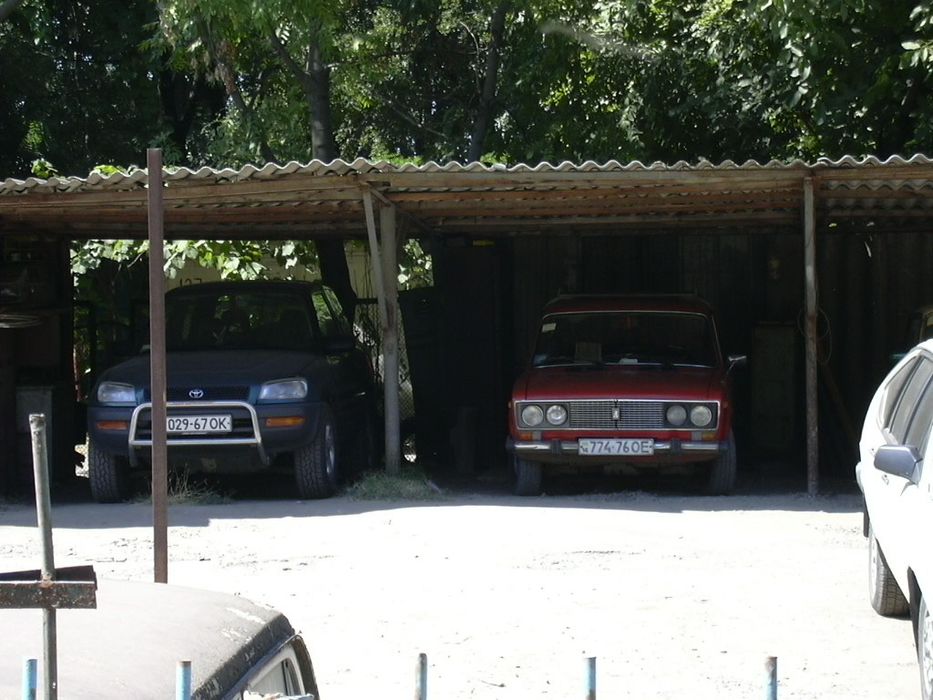 Продам место на стоянке, Давида Ойстраха (Затонского).